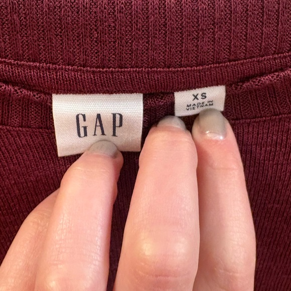 Gap Factory Soft Slub Puff Sleeve Long Sleeve Top in Burgundy - Picture 5 of 5